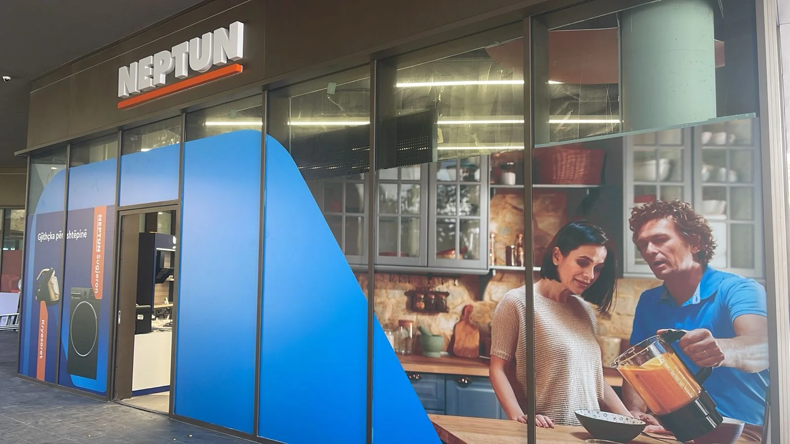 foto cover neptun galeria by teg